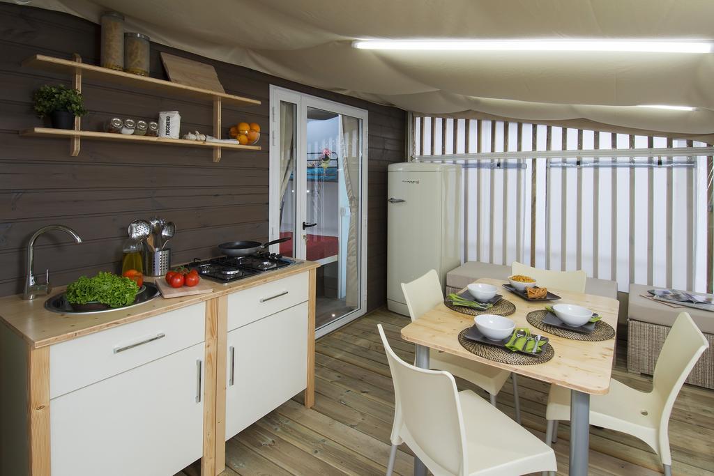 Camping Village Lago Maggiore Dormelletto Exterior foto